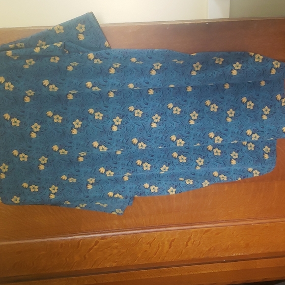 LULUROE Women's Sz. Lrg. - Picture 5 of 8